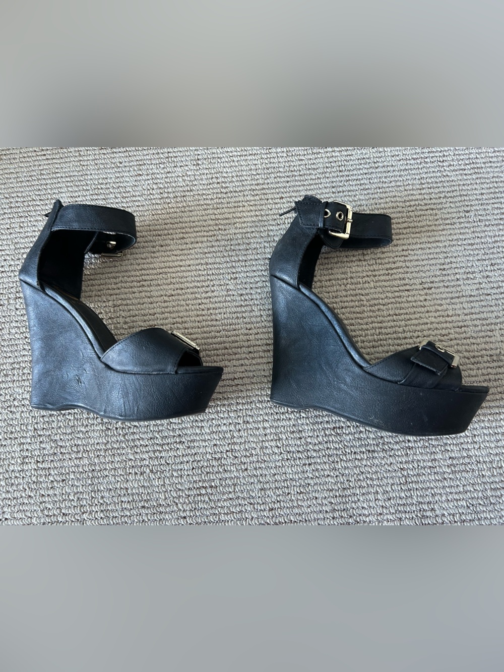 G by Guess Black Open-Toe Heeled wedges / Sandals with Gold Buckles - Picture 7 of 7